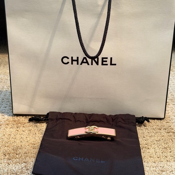 CHANEL Pink and Gold Logo Hair Barrette with Bags GREAT GIFT ❤️ - Picture 6 of 13
